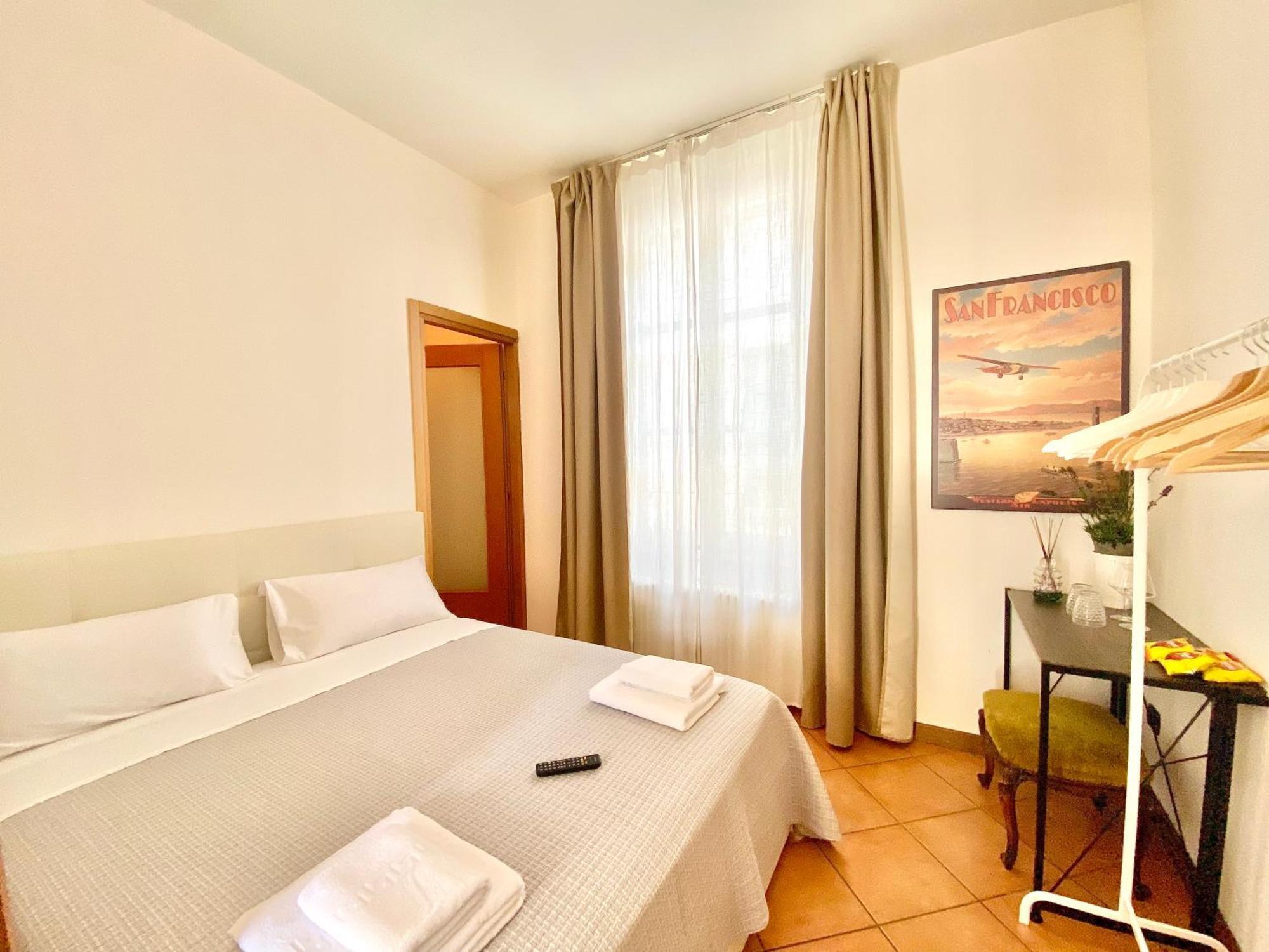 I Portici Del Centro Hotel Como Buitenkant foto